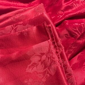 Elegant Red Floral Satin talblecloth and 4 napkins Christmas